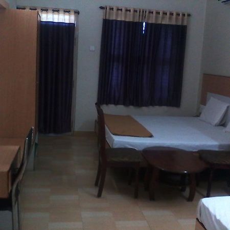 Hotel Pasuparthy Residency Tirupati Esterno foto
