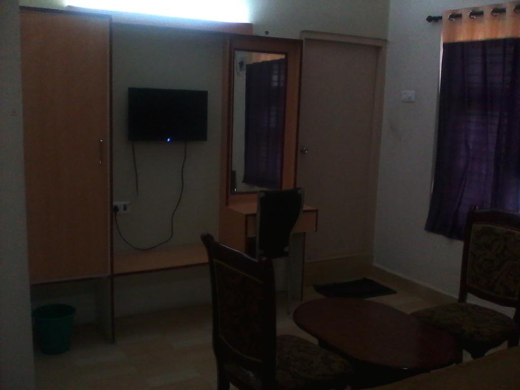 Hotel Pasuparthy Residency Tirupati Esterno foto